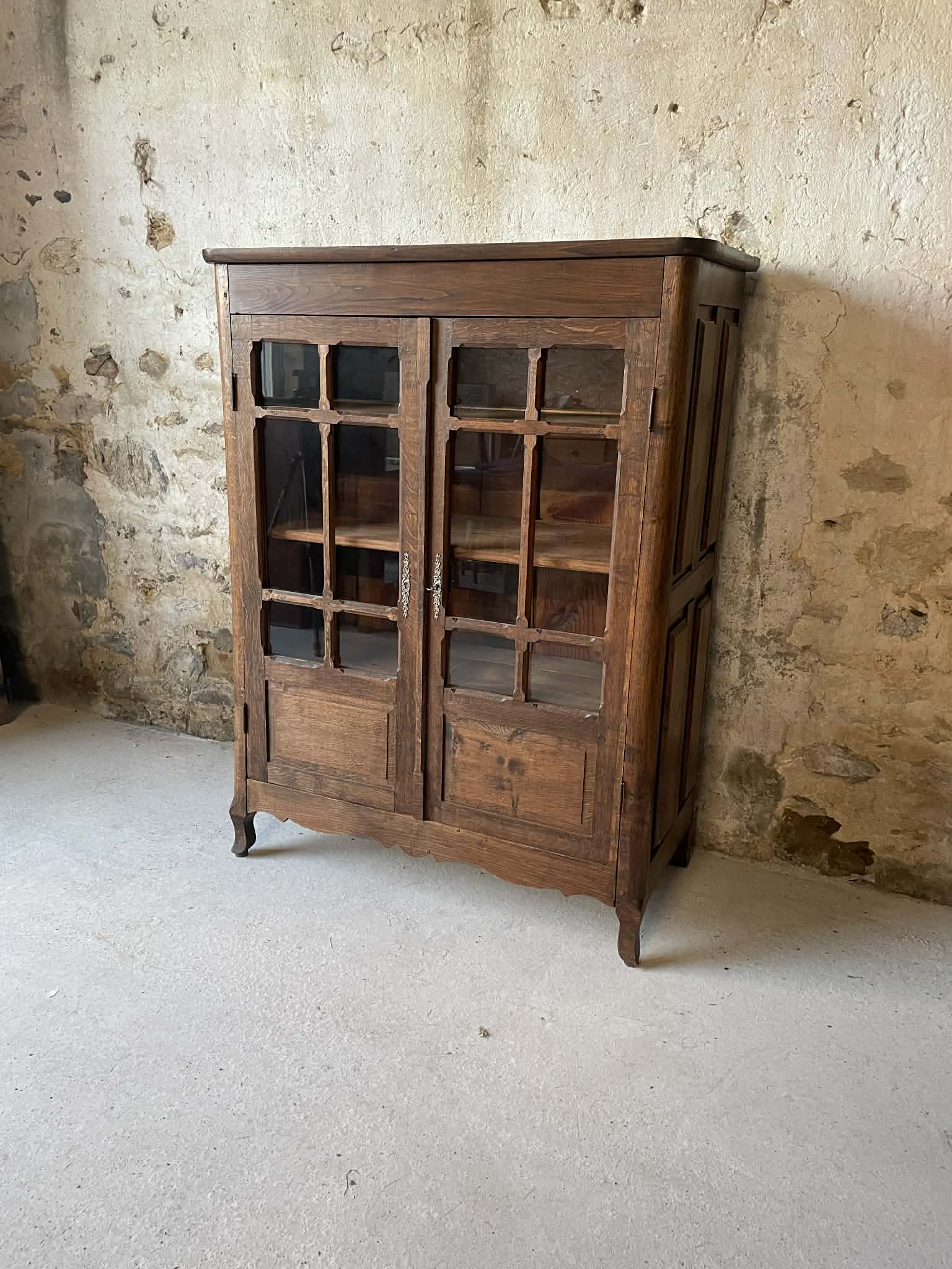 Vitrine ancienne en chêne