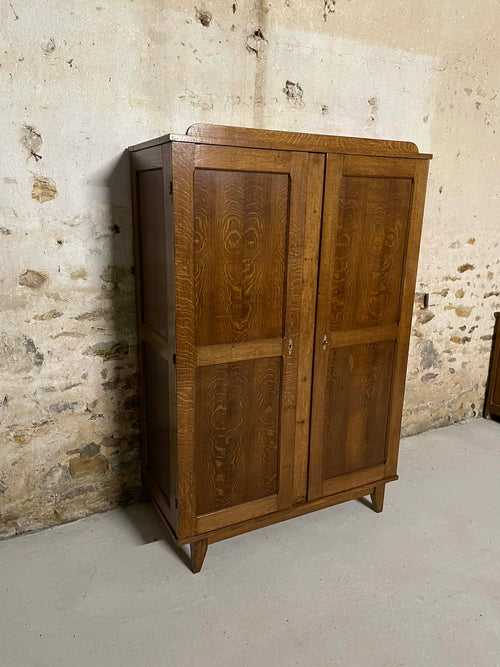 Armoire penderie ancienne en chêne massif