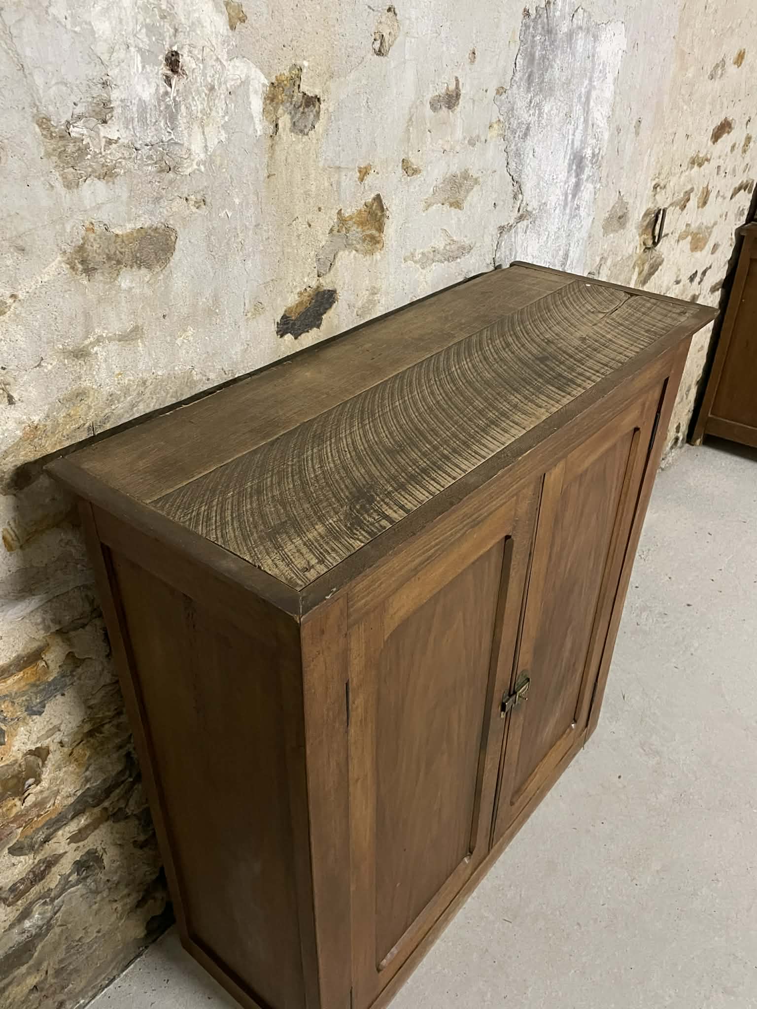 Buffet ancien style parisien
