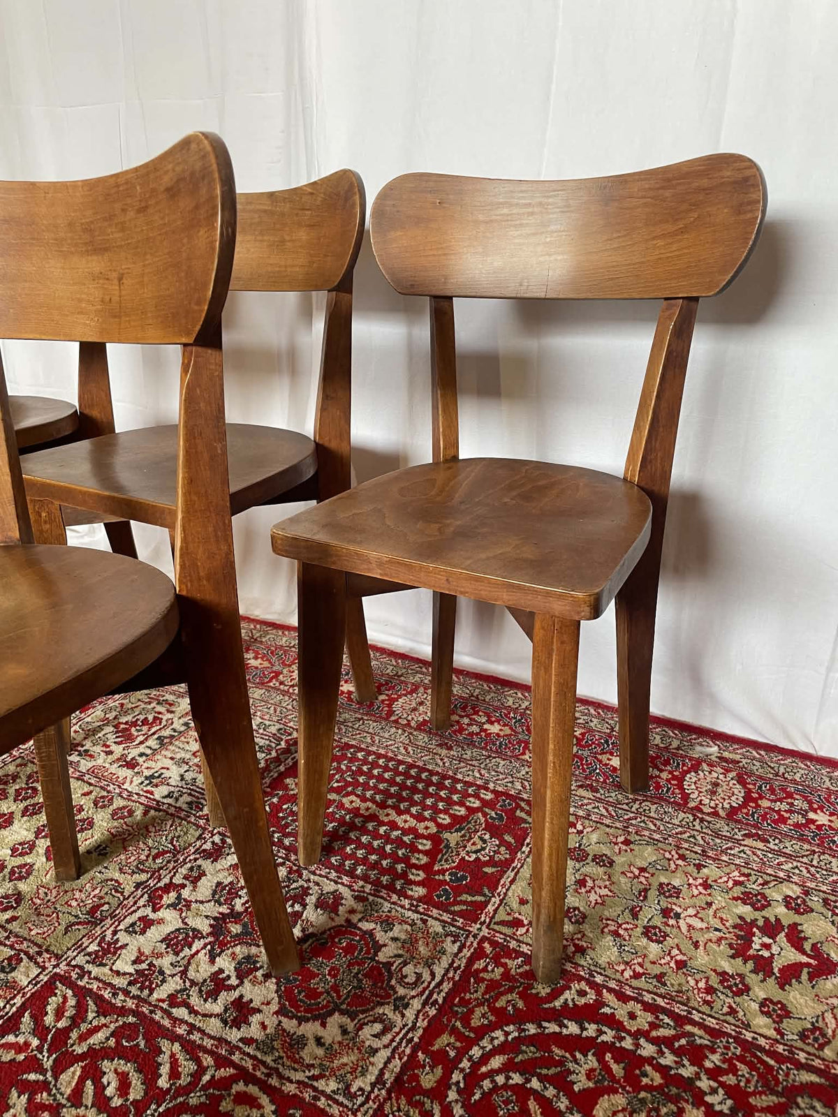 Lot de 5 chaises bistrot vintage en bois – Style Baumann