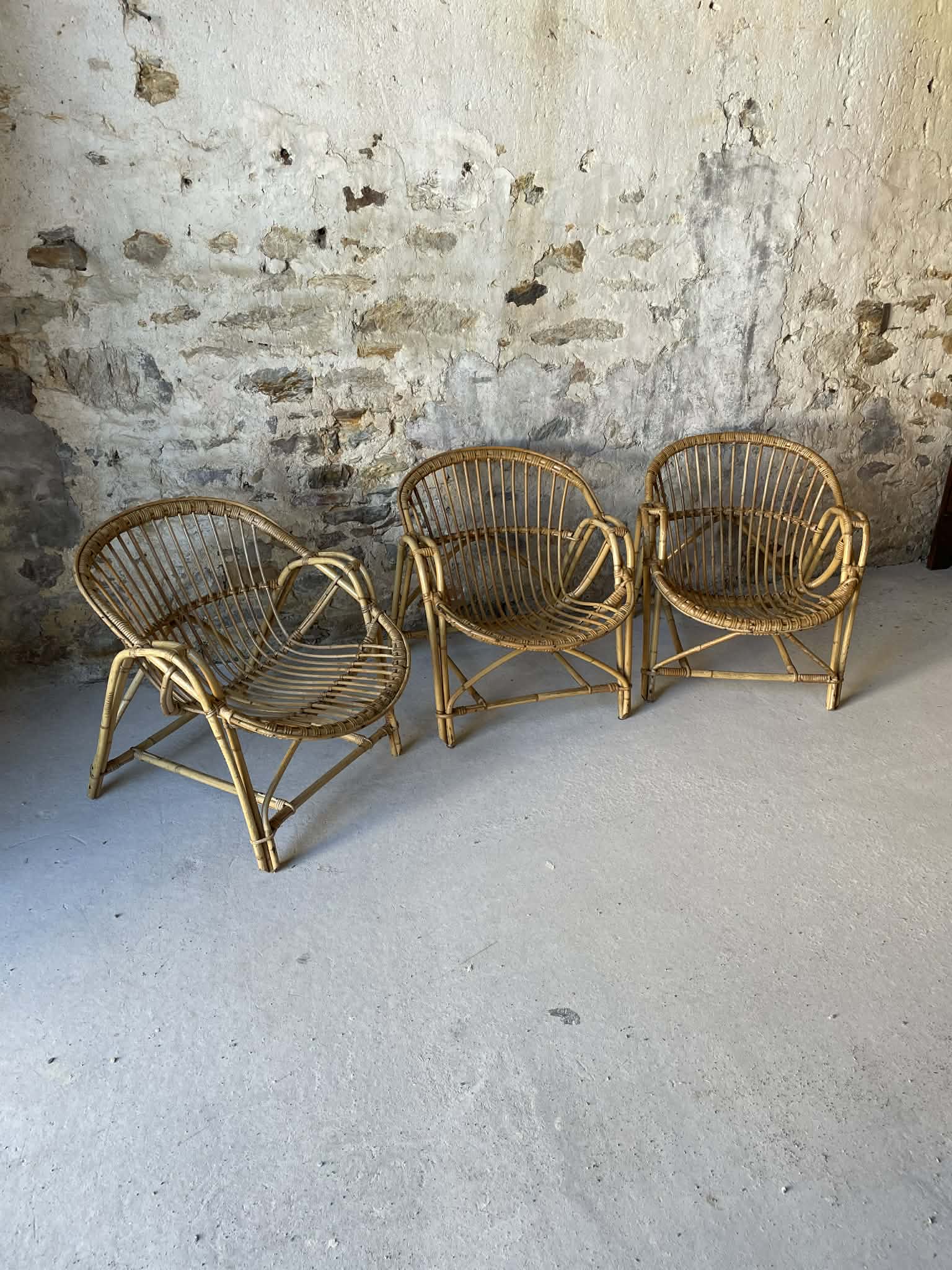 Fauteuil en osier vintage années 70