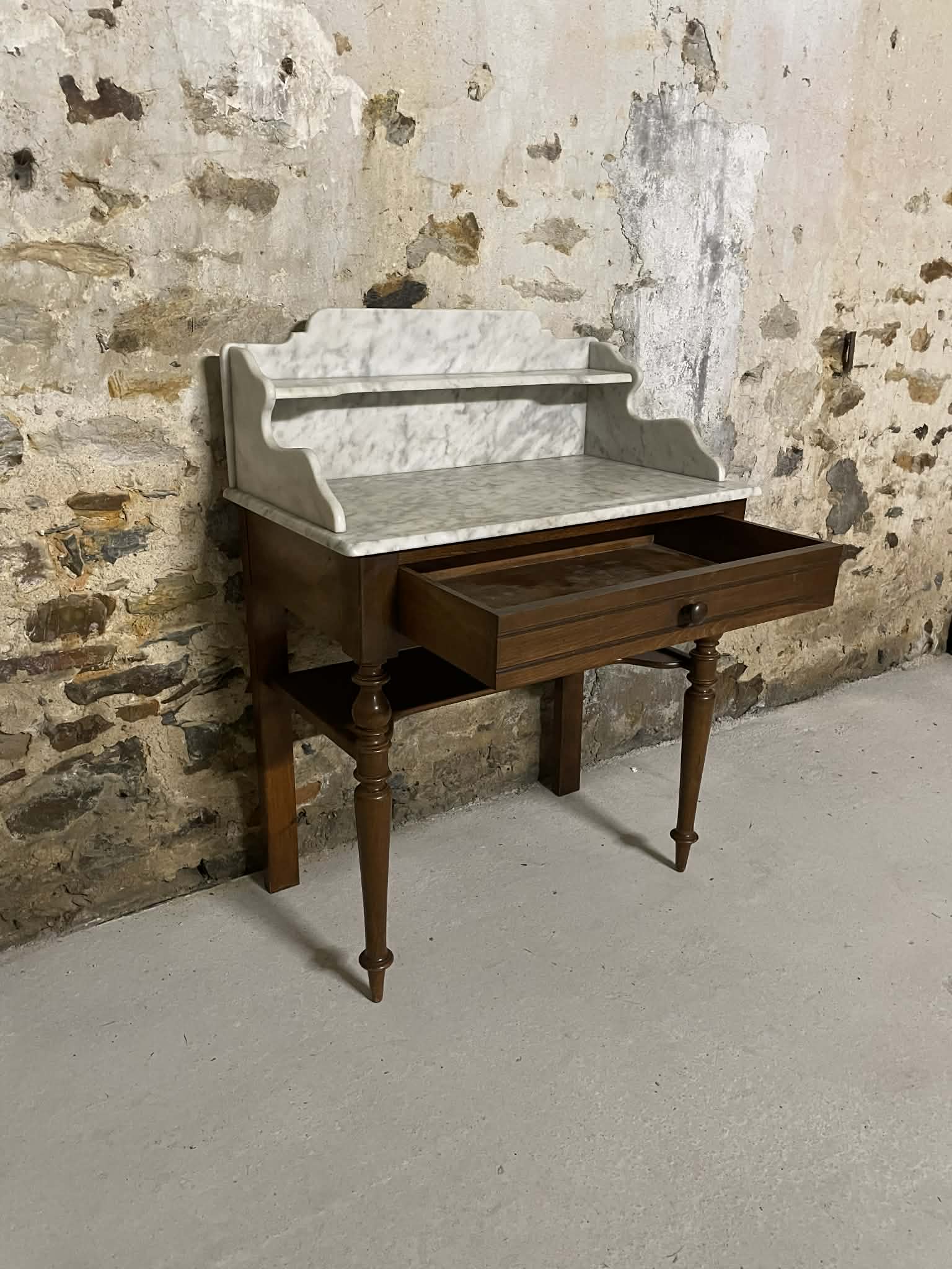 Coiffeuse ancienne en bois et marbre blanc