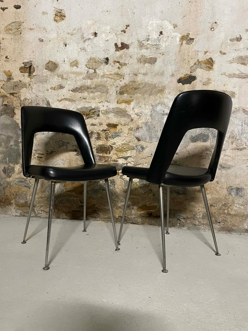 Lot de 2 chaises design noir pieds métal style contemporain