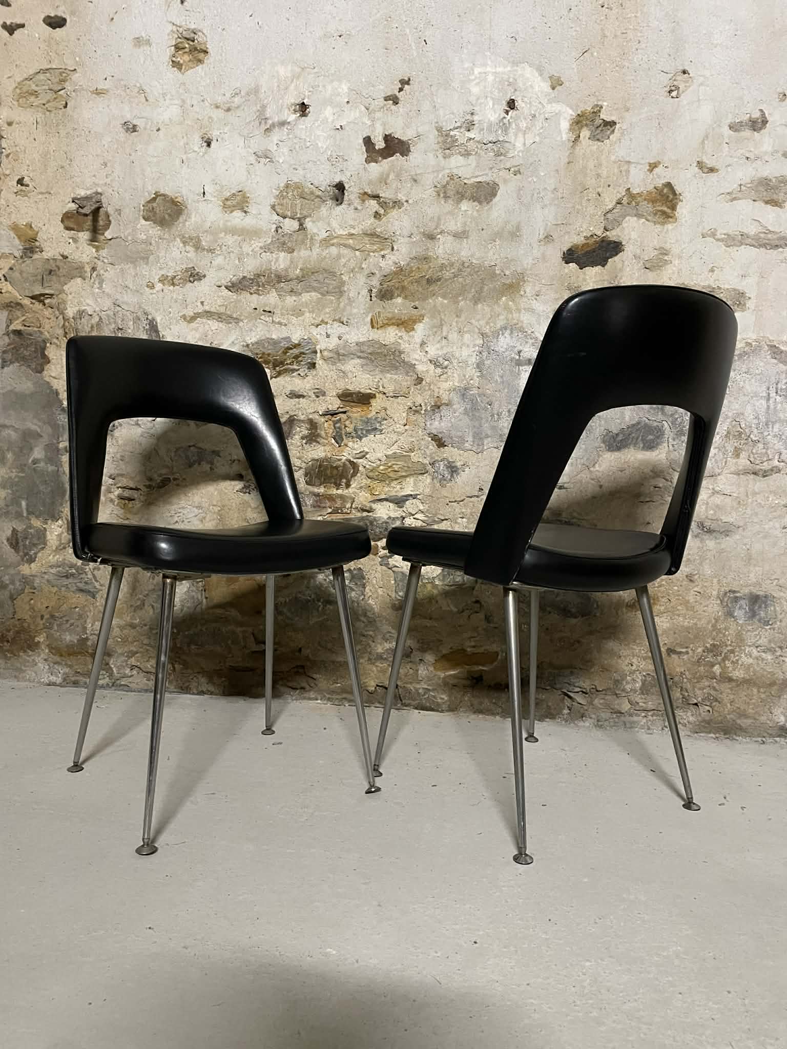 Lot de 2 chaises design noir pieds métal style contemporain