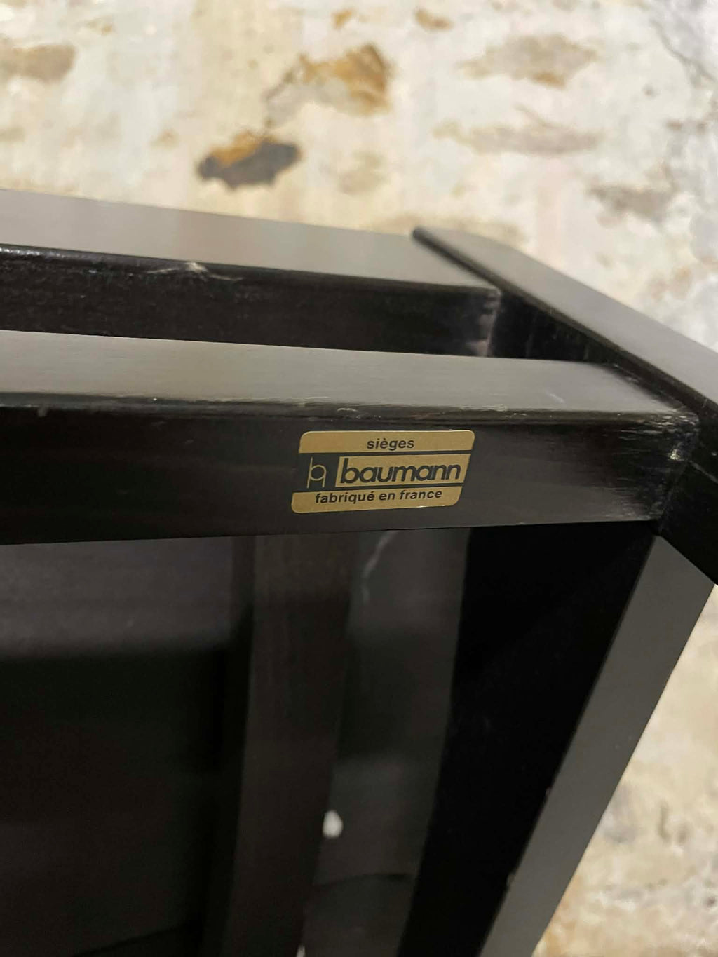 Fauteuil Baumann vintage en bois noir et tissu rouge