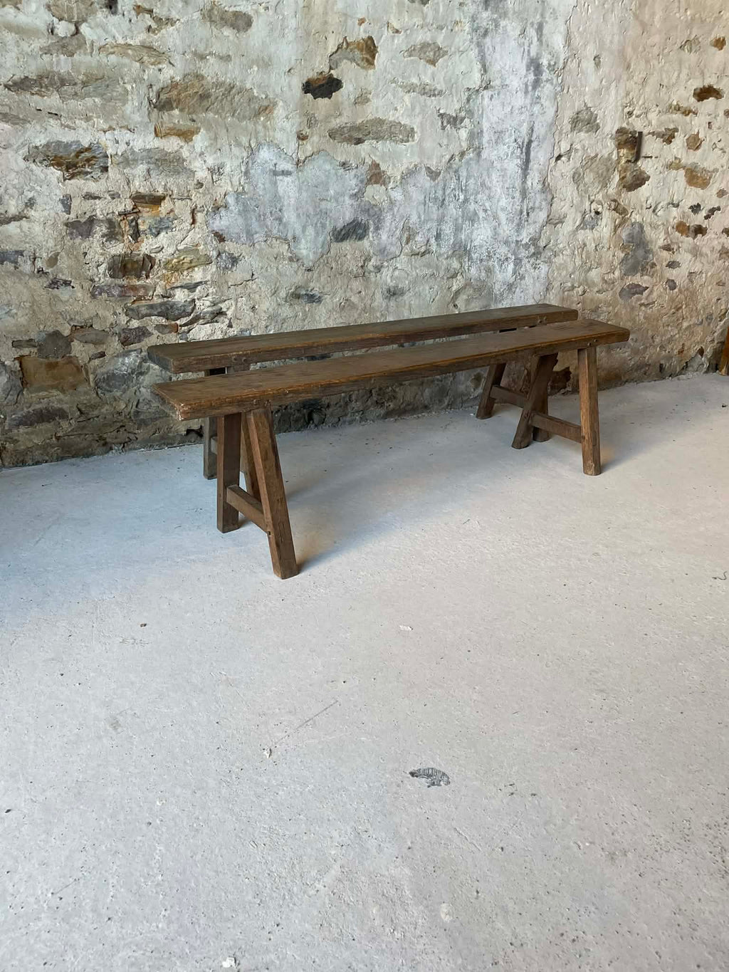 Lot de 2 bancs ancien en bois massif – style rustique