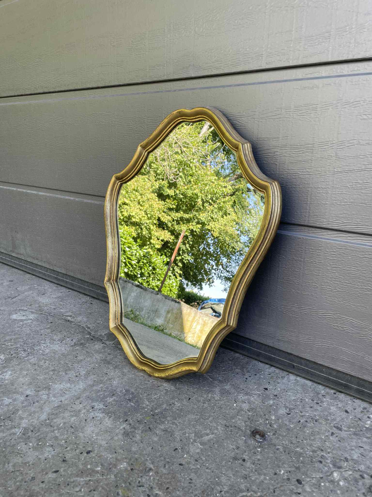 Miroir doré ancien