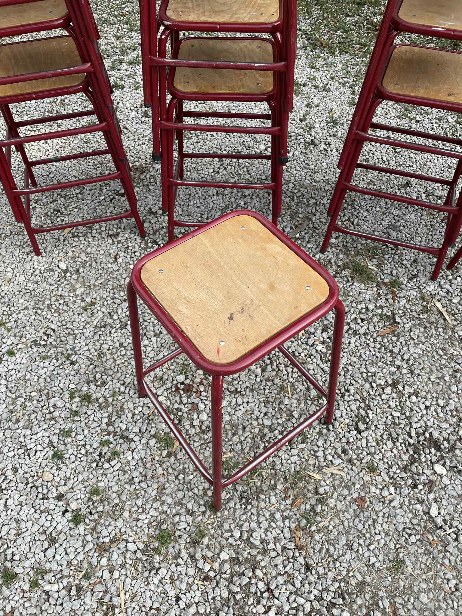 Tabourets anciens d'école