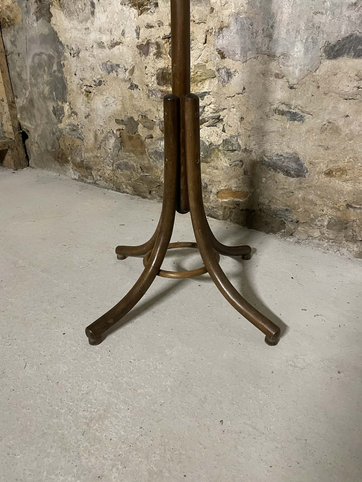 Porte-manteau bois cintré style bistrot Thonet
