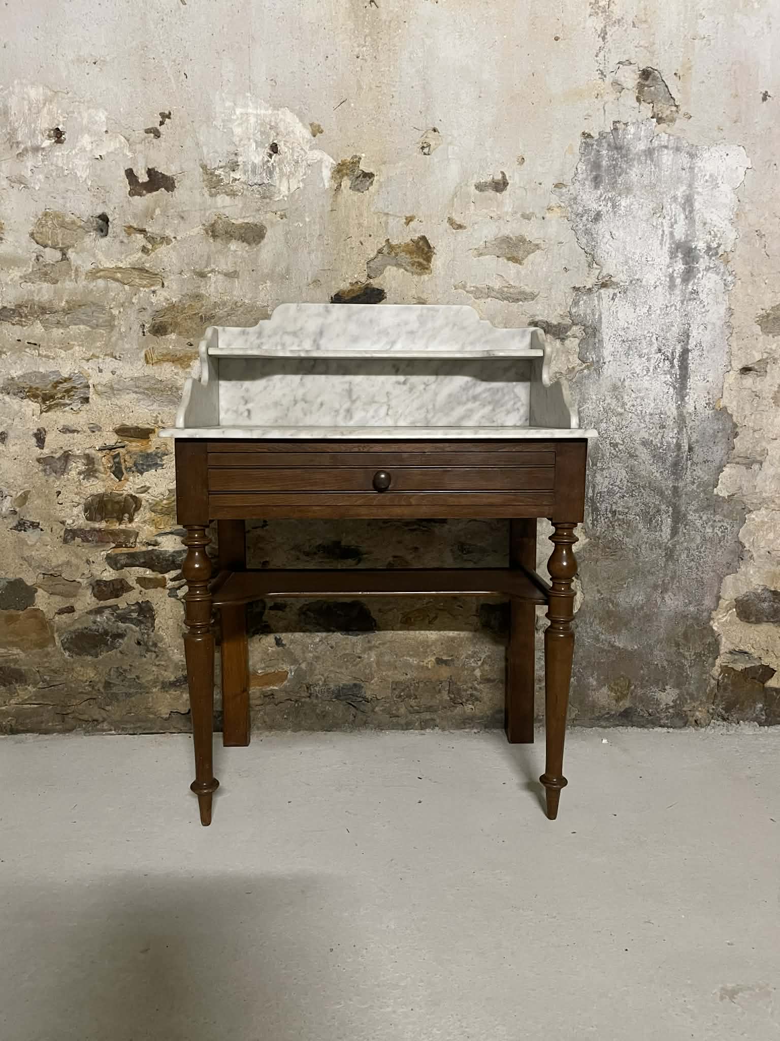 Coiffeuse ancienne en bois et marbre blanc