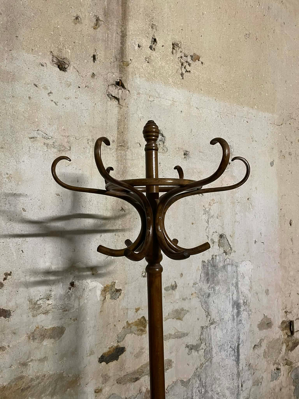 Porte-manteau bois cintré style bistrot Thonet