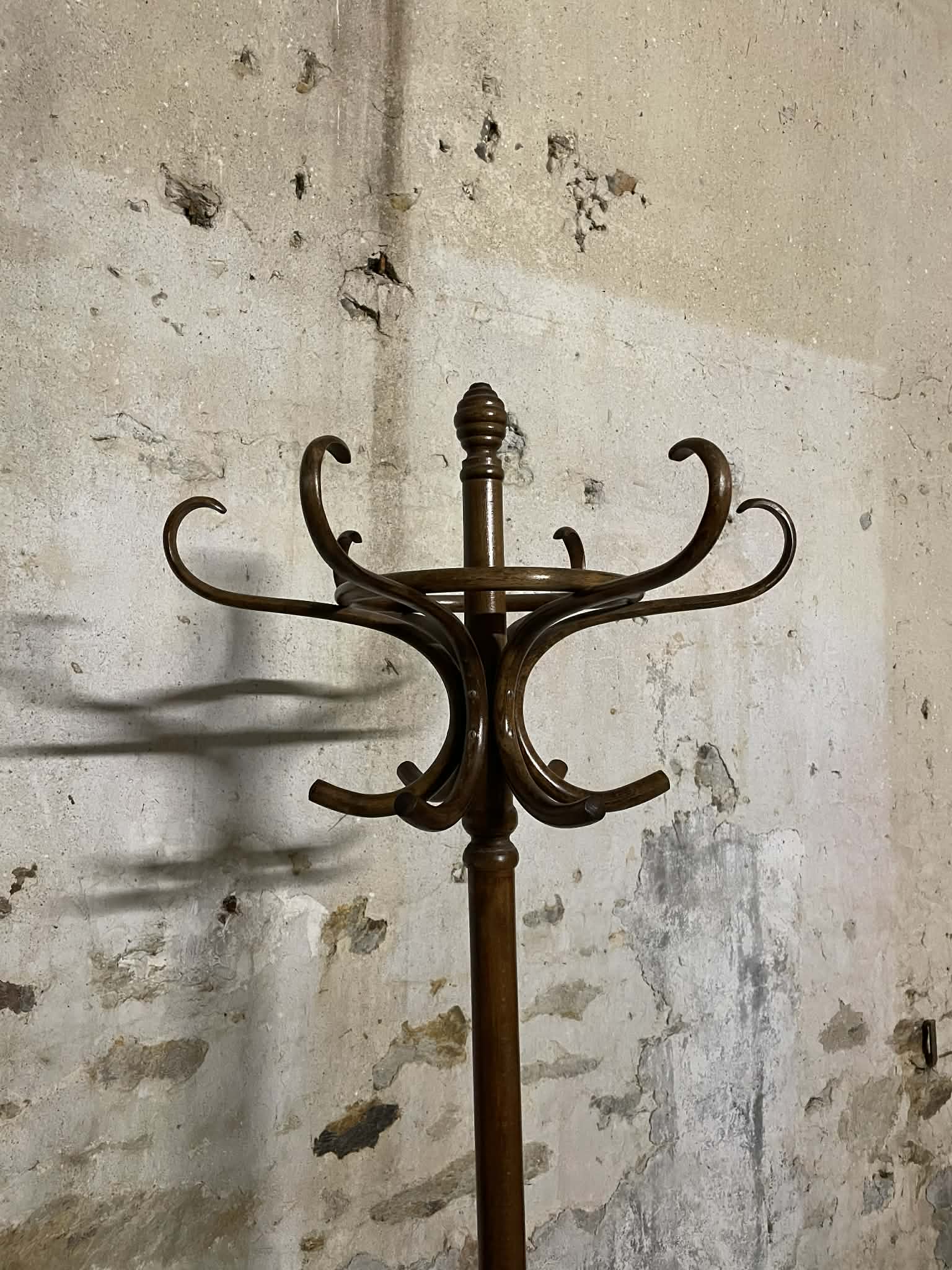 Porte-manteau bois cintré style bistrot Thonet