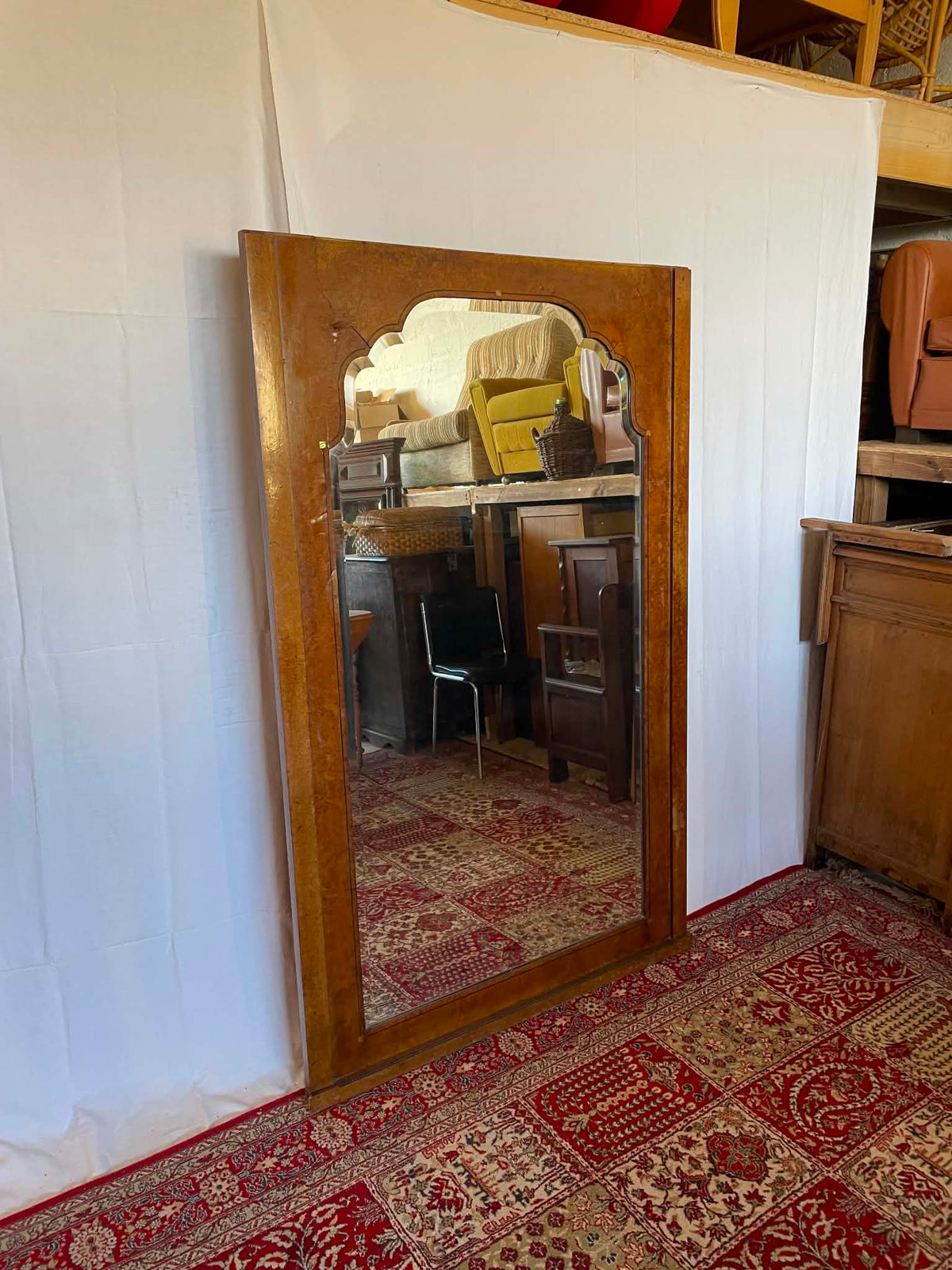 Grand miroir ancien en loupe de bois et incrustations de nacre – Style Art déco