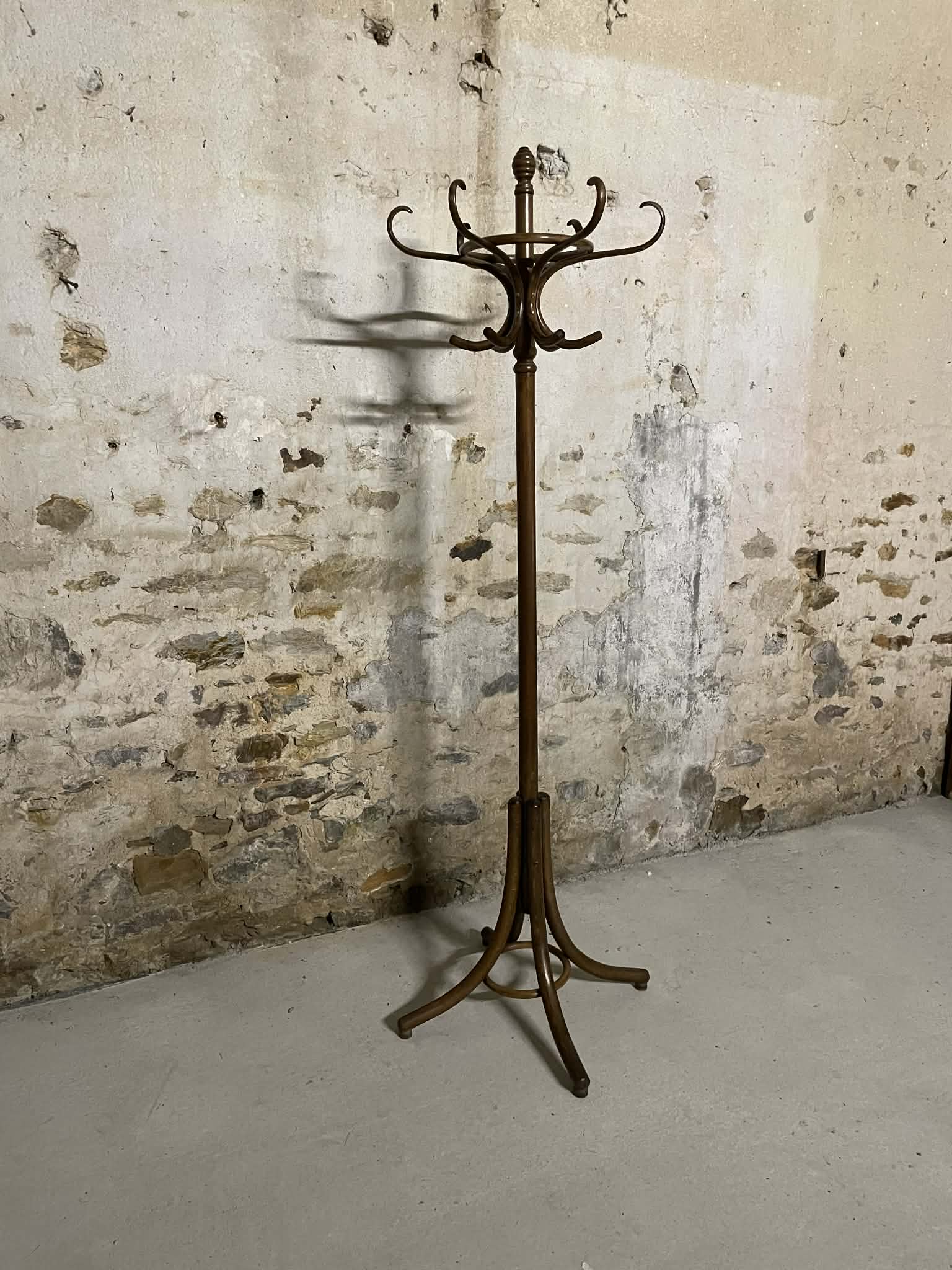 Porte-manteau bois cintré style bistrot Thonet